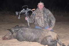 Archery-Hunting-for-Hogs